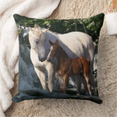 ファンタジーの馬: 滝 クッション (ブランケット)