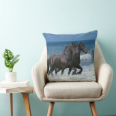 ファンタジーの馬: Friesians及び海 クッション (椅子)