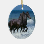 ファンタジーの馬: Friesians及び海 セラミックオーナメント (右)
