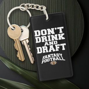 ファンタジーサッカーが飲まな荷車を引くい – ネービーブルー キーホルダー