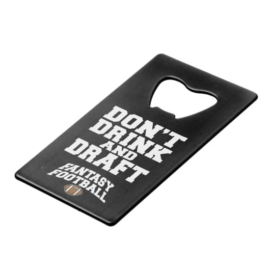 ファンタジーサッカーは飲まず荷車を引くない – 黒 クレジットカード栓抜き (正面アングル)