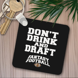 ファンタジーサッカーは飲み物や荷車を引くり キーホルダー