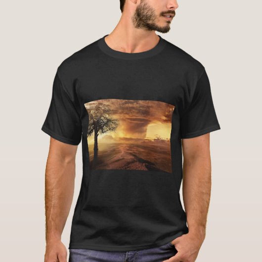 ファンタジーツリーの風景 Tシャツ (正面)