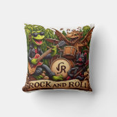 ファンタジーバンドが森の中でロック音楽を演奏 クッション (正面)