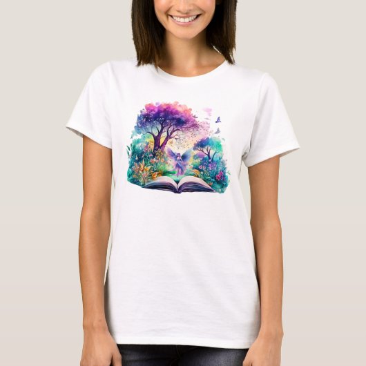 ファンタジー本が好きな妖精 Tシャツ (正面)