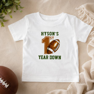 ファーストイヤーダウン アメリカンフットボール1歳の誕生日パーティー ベビーTシャツ