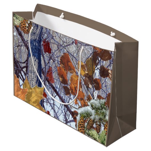 ファーストスノーウィンターフォレスト迷彩柄プリント ラージペーパーバッグ (裏面アングル)