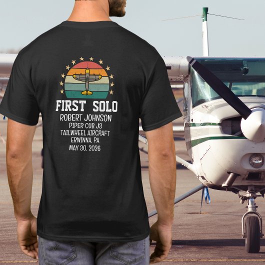 ファーストソロ飛行機パイロットレトロ パーソナライズされた Tシャツ