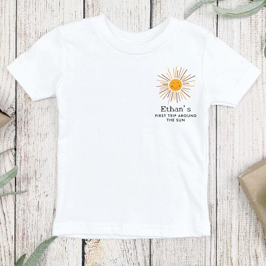 ファーストトリッのまわりにプザサンカスタム1stバースデーボホ ベビーTシャツ