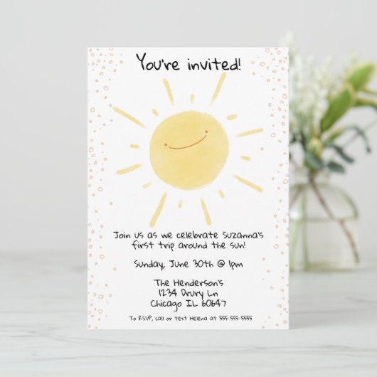 ファーストトリップのまわりにザサンハッピーイエロー誕生日 招待状 (スタンド正面)