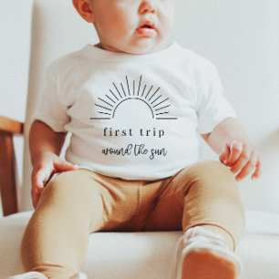ファーストトリップのまわりにザサンベビーTシャツ ベビーTシャツ