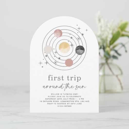 ファーストトリップのまわりにザサン宇宙アーチ誕生日 招待状 (スタンド正面)