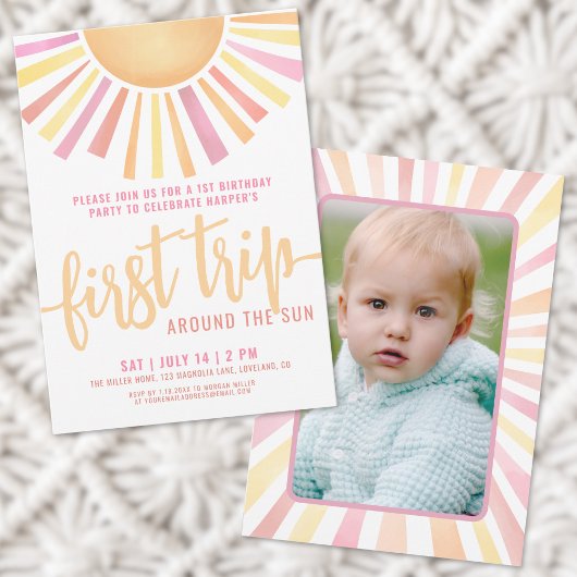 ファーストトリップアラウンドザサン ピンク 写真 1歳の誕生日 招待状