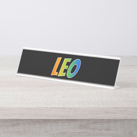 ファーストネーム「LEO」:おもしろいレインボーカラーリング デスクネームプレート (正面)