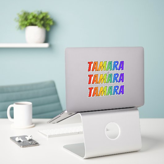 ファーストネーム「TAMARA」、おもしろいレインボーカラーリング シール (デスク上のノートパソコン)
