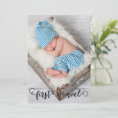 ファーストノエルベビークリスマスラベル素朴フォトカード シーズンカード (スタンド正面)