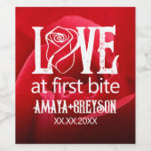 ファーストバイトのゴシック色の赤いバラ結婚の恋 ワインラベル (シングルラベル)