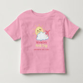 ファーストバースデーガール ピンクの飛行機 黄色い太陽 雲 トドラーTシャツ (正面)