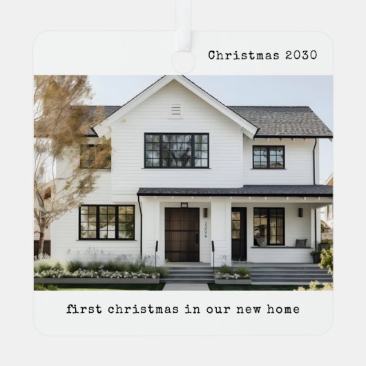 ファーストホームパーソナライズされたニューハウスフォトクリスマス メタルオーナメント (裏面)