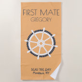 ファーストメ航海のート船の名カスタム前の船舶車輪 ビーチタオル (正面)