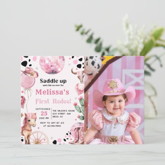 ファーストロデオワイルドウェスト女性のカーボーイ誕生日写真 招待状 (スタンド正面)