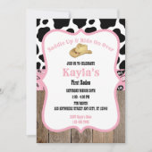 ファーストロデオワイルドウエスト女性のカーボーイピンクガール誕生日 招待状 (正面)