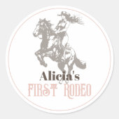 ファーストロデオ女性のカーボーイウエスタンピンク1st誕生日 ラウンドシール (正面)