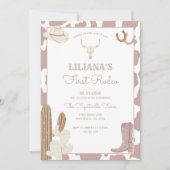 ファーストロデオ女性のカーボーイ誕生日牛プリント縁ど 招待状 (正面)