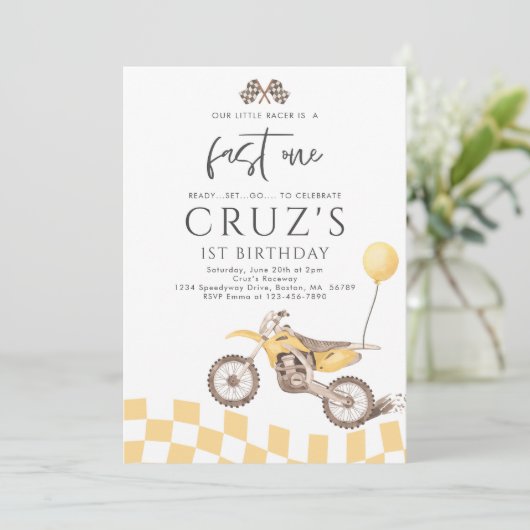 ファーストワンイエローダートバイクボーイ1st誕生日パーティー 招待状 (スタンド正面)