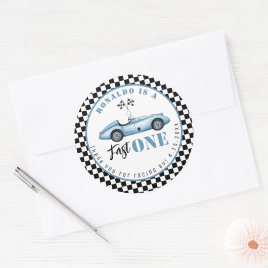 ファーストワンブルーレースカーボーイ誕生日ありがとう ラウンドシール (封筒)