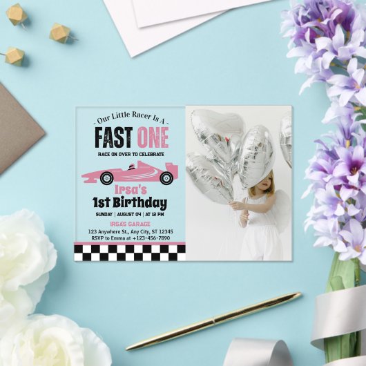 ファーストワンレースカーガール1st誕生日パーティー写真 アクリル招待状 (インサイチュ (ウェディング))