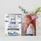 ファーストワン1歳の誕生日パーティーレッドレースカーファーストワン 招待状 (スタンド正面)