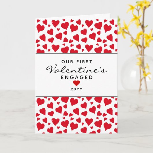 ファースト婚約した赤いハートパーソナライズされた カード (黄色い花)