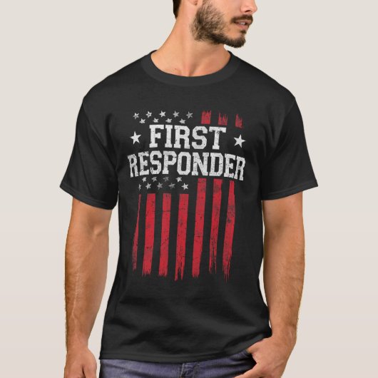 ファースト誇りを持ったレスポンダーアメリカ国旗Usa Patriot Pa Tシャツ (正面)