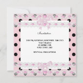 ファースト誕生日ガールピンクカップケーキ白黒ベビー 招待状 (裏面)