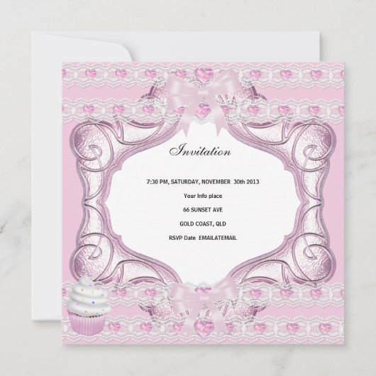 ファースト誕生日ガールピンクカップケーズホワイトベビー 招待状 (裏面)