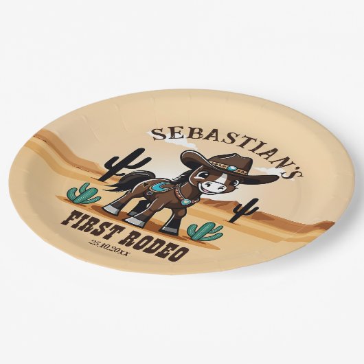 ファースト・ロデオかわいいカウボーイの馬の誕生日パーティー ペーパープレート (アングル)
