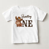 ファースト・ロデオ・カウボーイベビーパーソナライズされた馬 ベビーTシャツ (正面)
