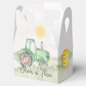 ファーミヤードトラクターをテーマにしたパーティーボックス フェイバーボックス (オープン)