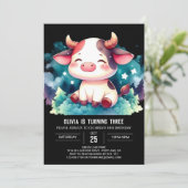 ファームの編集可能な牛誕生日 招待状 (スタンド正面)