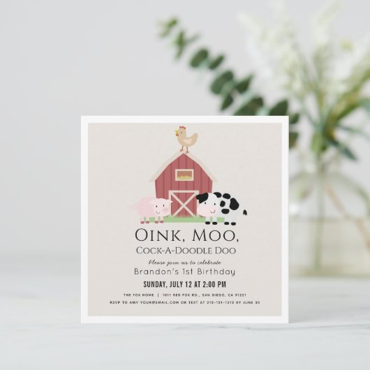 ファームアニマルズ納屋周囲の庭ベージュ1stバースデースクエア 招待状 (スタンド正面)