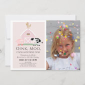 ファームアニマル納屋周囲の庭ピンクガールフォト誕生日 招待状 (正面)