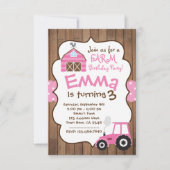 ファームガール招待状、ピンク納屋周囲の庭、トラクタ 招待状 (正面)