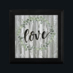 ファームハウスインスピレーション – 愛 ギフトボックス<br><div class="desc">Farmhouse Inspiration I by Jennifer Paxton Parker.美しい緑のリースと木製パネルとスクリプトの「愛」動揺してを特徴とする。</div>