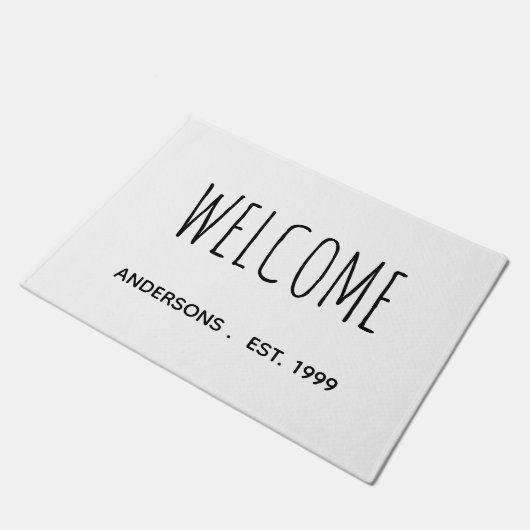 ファームハウスウェルカムパーソナライズされたファミリー名 ドアマット (アングル)