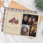 ファームハウスカントリークリスマススリーフォト シーズンカード<br><div class="desc">この3枚の写真クリスマスカードは、ニュートラルなベージュの背景に居心地の良い田舎の納屋のデザインを備えている。背面の赤と緑の格子模様は、これらのフェスティバルとおもしろいを作る。パーソナカスタマイズリゼーション機能を使用して</div>