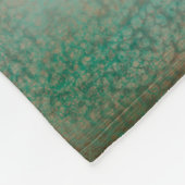 ファームハウススタイルアンティークティール（緑がかった色）モノグラム フリースブランケット (角)