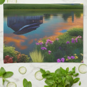 ファームハウスパープルルーフポンドアットサンライズ キッチンタオル (折り畳み)