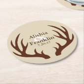 ファームハウスブラウン〔雄ジカの〕枝角新婦結婚&新郎の日付 ラウンドペーパーコースター (アングル)