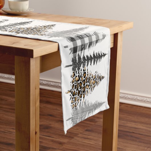 ファームハウスプレイドとアニマルプリントクリスマスツリー ショートテーブルランナー (インサイチュ)